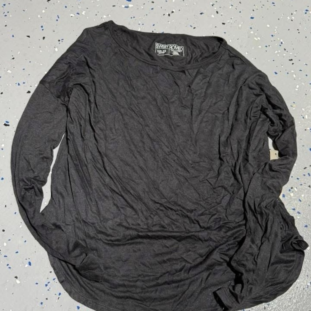 Sweet Romeo Black Long Sleeve Lightweight Tee NWT Sz XS